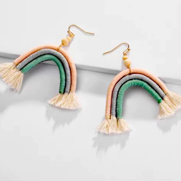 Earrings - Picture 1 of 1